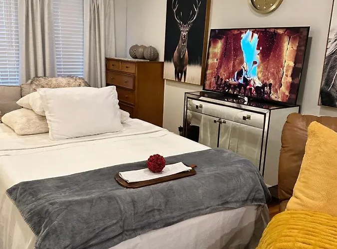 Welcoming Private Suite With French Touches